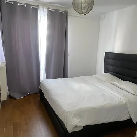 Sweet Escape Paris Centre - 3 Bds- Terrasse - Stade De France - Montmartre شقة
