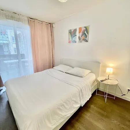 Sweet Escape Paris Centre - 3 Bds- Terrasse - Stade De France - Montmartre * سانت أويه