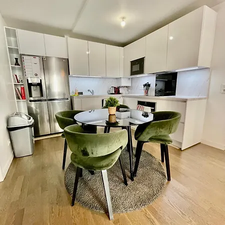 Sweet Escape Paris Centre - 3 Bds- Terrasse - Stade De France - Montmartre شقة سانت أويه
